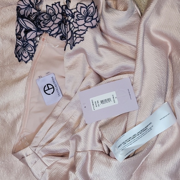 JS Collections Ashlyn Embroidered Cocktail Dress - Picture 8 of 17